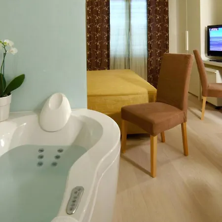 Large Entire 5br For 10 Guests In Centre Of Appartamento *